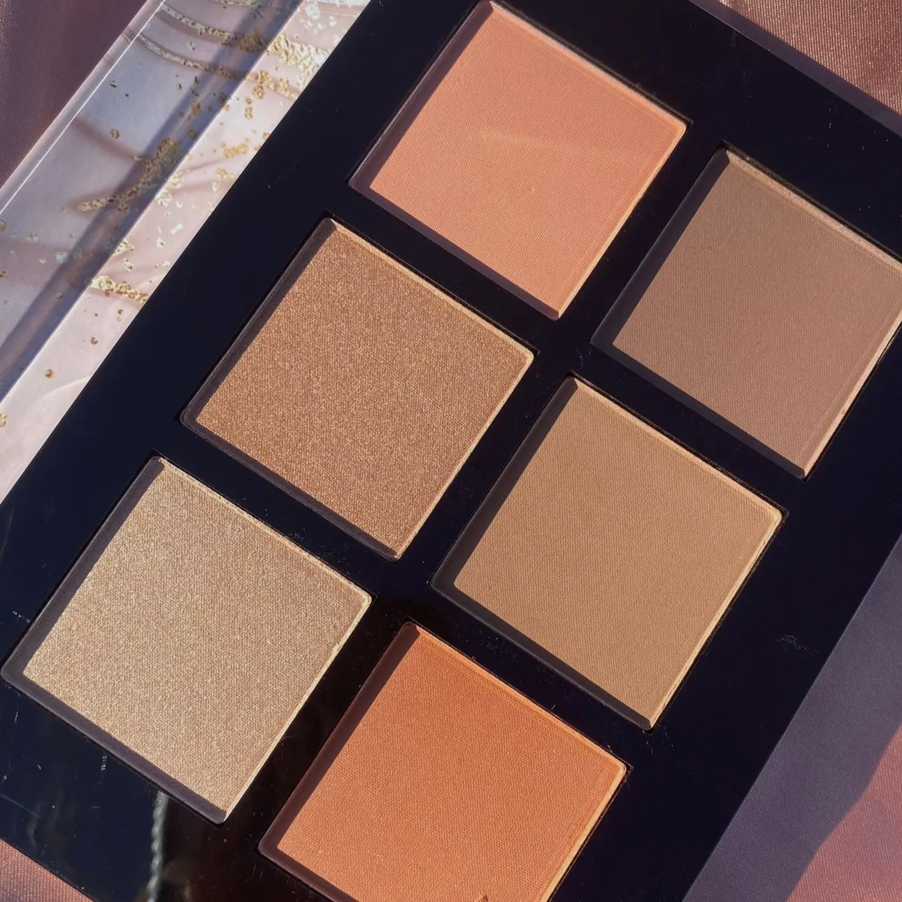PALETTE BLUSHS + BRONZERS + ILLUMINATEURS